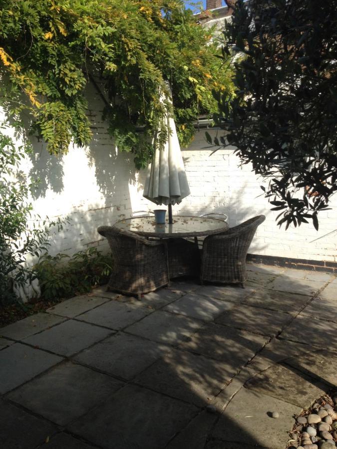 The Clockhouse Apartamento Old Windsor Exterior foto